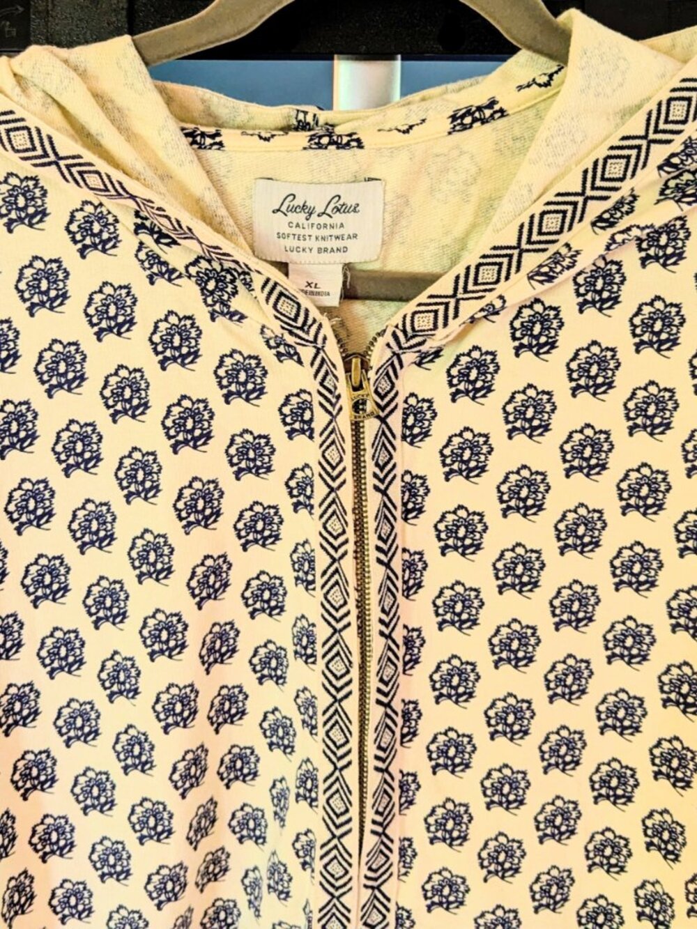 Lucky Brand Lotus Hoodie L/XL Read Info 100% Cotton Pristine! - Picture 2 of 7